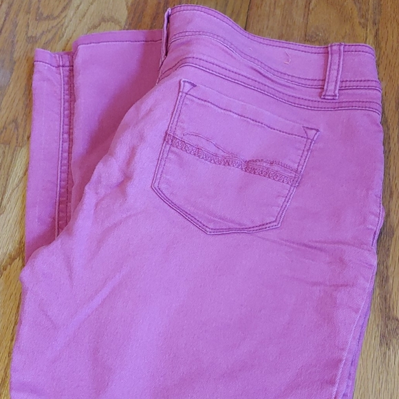 Bright pink crop pants - Picture 4 of 4